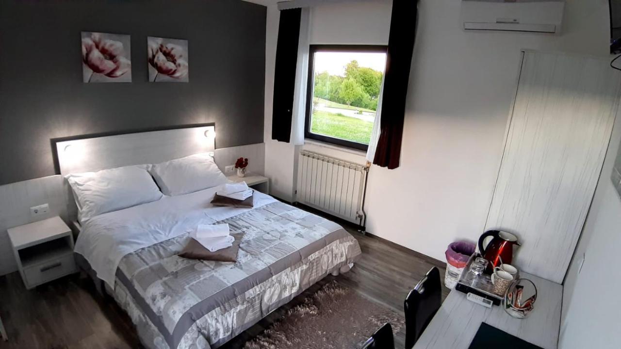 Hotel Vukovic House Selište Drežničko Zewnętrze zdjęcie